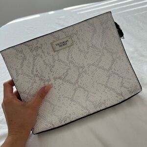 Victoria’s Secret white/silver clutch